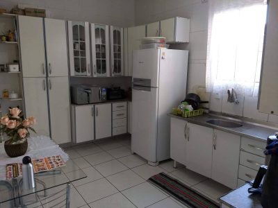 Casa, 3 quartos, 191 m² - Foto 2