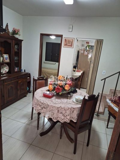 Casa, 3 quartos, 226 m² - Foto 1