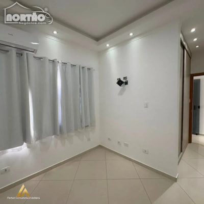 Casa, 4 quartos, 132 m² - Foto 2