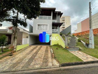 Casa, 3 quartos, 232 m² - Foto 1