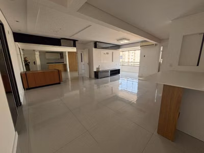 Apartamento, 3 quartos, 110 m² - Foto 1