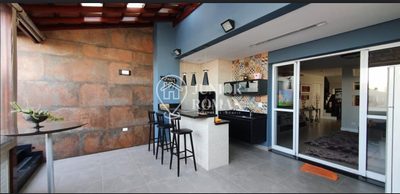 Cobertura, 3 quartos, 240 m² - Foto 1