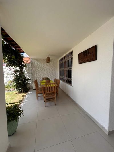Casa, 4 quartos, 270 m² - Foto 1