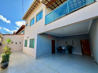 Casa, 4 quartos, 249 m² - Foto 1