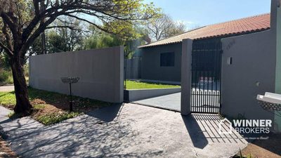 Casa, 3 quartos, 219 m² - Foto 1