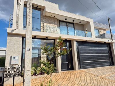 Sobrado, 3 quartos, 214 m² - Foto 2