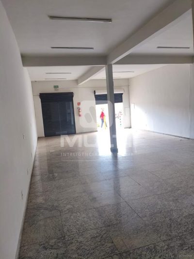Loja-Salão, 210 m² - Foto 1