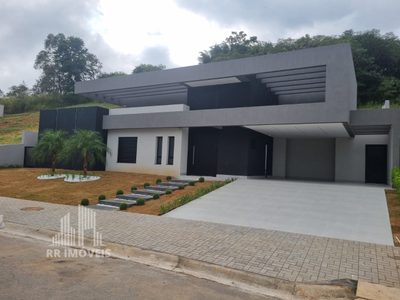 Casa, 4 quartos, 265 m² - Foto 1