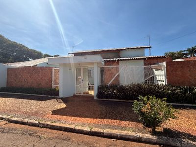 Casa, 4 quartos, 449 m² - Foto 1