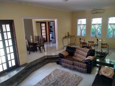 Casa, 3 quartos, 222 m² - Foto 1