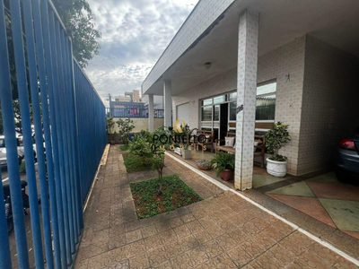 Casa, 4 quartos, 189 m² - Foto 1