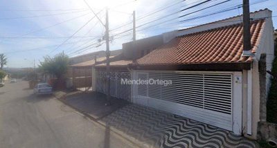 Casa, 3 quartos, 131 m² - Foto 1