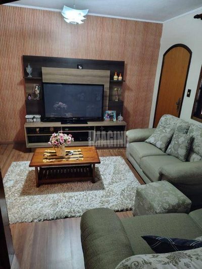 Sobrado, 2 quartos, 304 m² - Foto 1