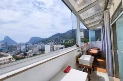 Cobertura, 3 quartos, 207 m² - Foto 2