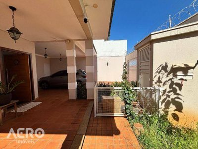 Casa, 4 quartos, 194 m² - Foto 2