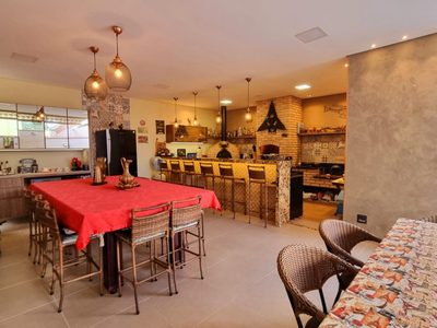 Casa, 4 quartos, 278 m² - Foto 3