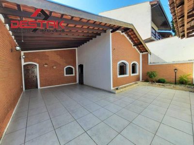 Casa, 3 quartos, 250 m² - Foto 1