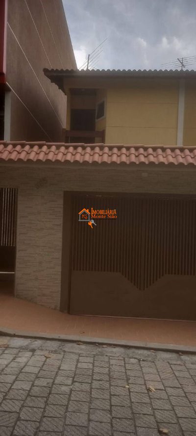 Sobrado, 3 quartos, 222 m² - Foto 1