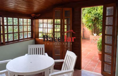 Apartamento, 3 quartos, 168 m² - Foto 1
