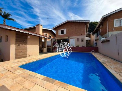 Casa, 4 quartos, 265 m² - Foto 1