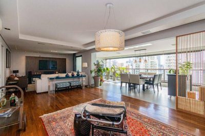 Apartamento, 3 quartos, 209 m² - Foto 1