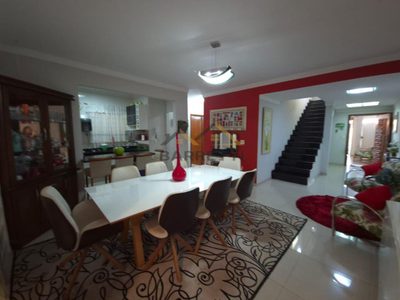 Sobrado, 3 quartos, 280 m² - Foto 1