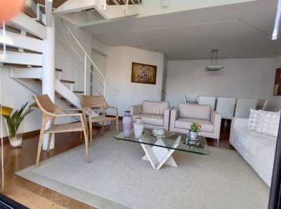 Cobertura, 3 quartos, 214 m² - Foto 2
