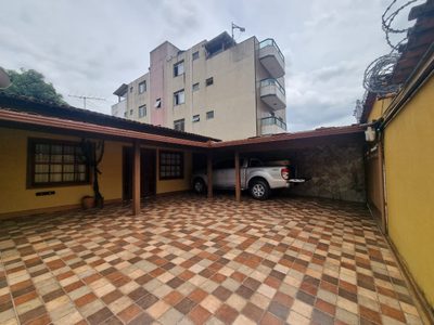 Casa, 4 quartos, 200 m² - Foto 1