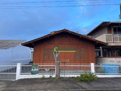 Casa, 5 quartos, 200 m² - Foto 1