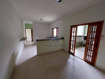 Casa, 2 quartos, 82 m² - Foto 1