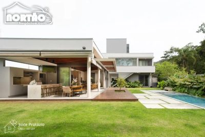 Casa, 6 quartos, 314 m² - Foto 2