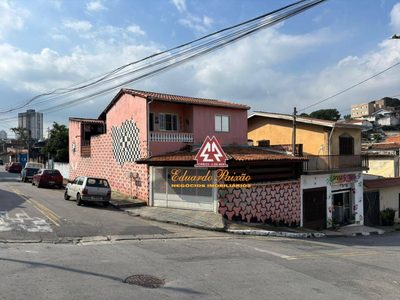 Casa, 3 quartos, 248 m² - Foto 1