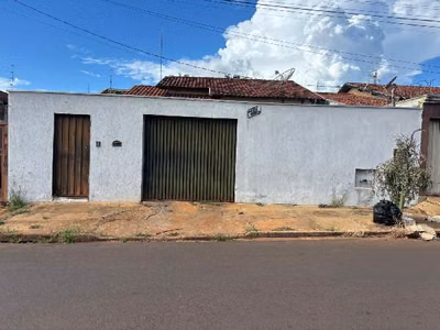 Casa, 2 quartos, 197 m² - Foto 1