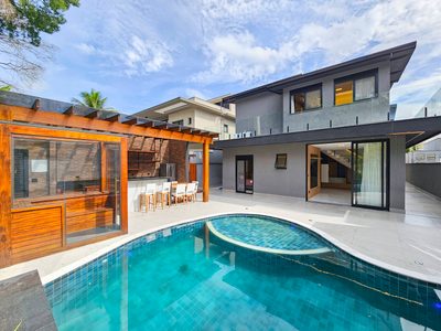 Casa, 5 quartos, 273 m² - Foto 1