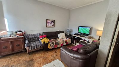 Casa, 2 quartos, 180 m² - Foto 1