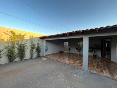 Casa, 3 quartos, 180 m² - Foto 1