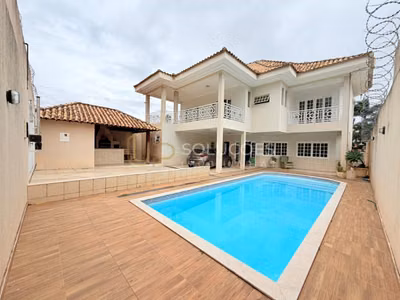 Casa, 5 quartos, 325 m² - Foto 1