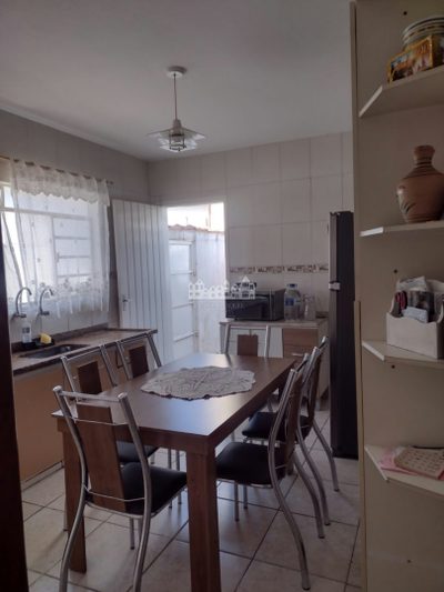 Casa, 5 quartos, 172 m² - Foto 2