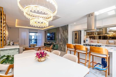 Casa, 4 quartos, 272 m² - Foto 1