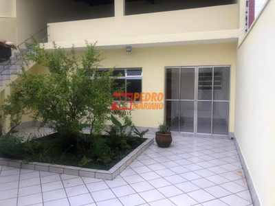 Casa, 3 quartos, 245 m² - Foto 1