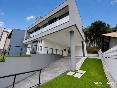 Casa, 3 quartos, 222 m² - Foto 1