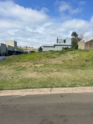 Loteamento e Condomínio, 700 m² - Foto 2