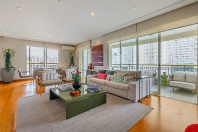 Apartamento, 3 quartos, 228 m² - Foto 2