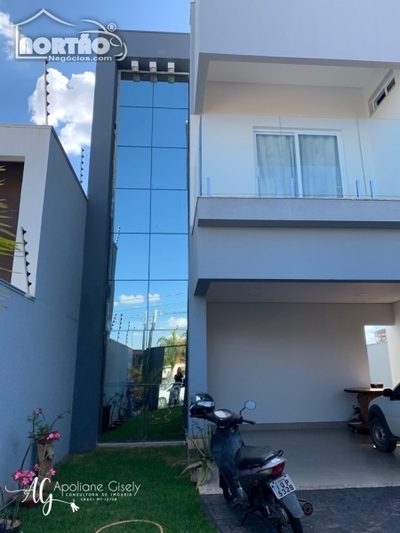 Casa, 4 quartos, 199 m² - Foto 2