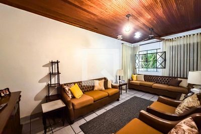 Casa, 5 quartos, 230 m² - Foto 1