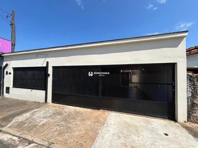 Casa, 3 quartos, 212 m² - Foto 1