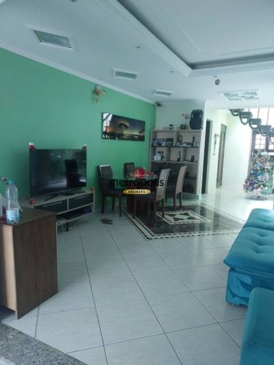 Sobrado, 3 quartos, 205 m² - Foto 1