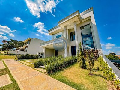 Sobrado, 4 quartos, 319 m² - Foto 1