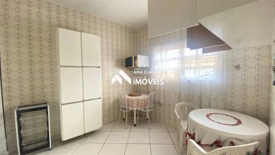 Casa, 3 quartos, 194 m² - Foto 2