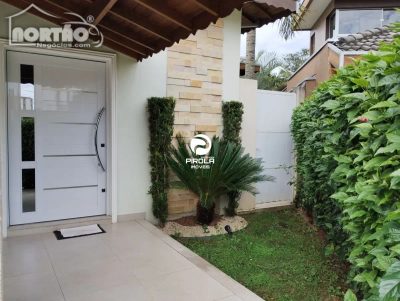 Casa, 4 quartos, 220 m² - Foto 1